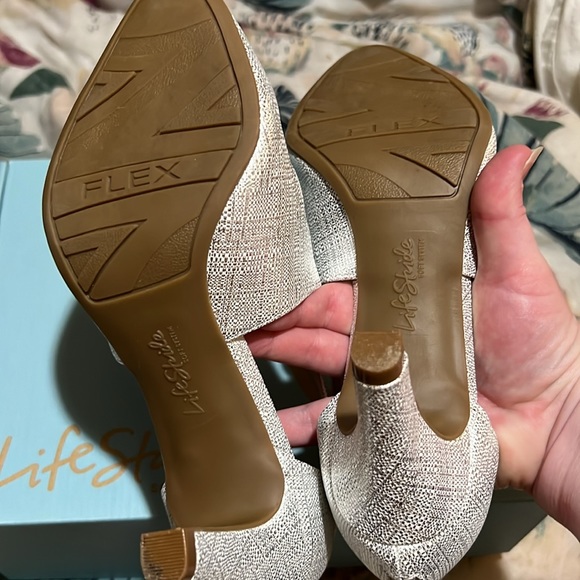 Life Stride Giovanna 2 heels, size 5.5 M - Picture 3 of 7